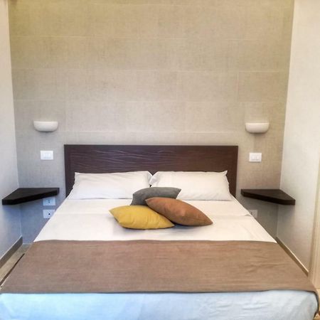 Palazzo San Lazzaro Bed & Breakfast Лече Екстериор снимка