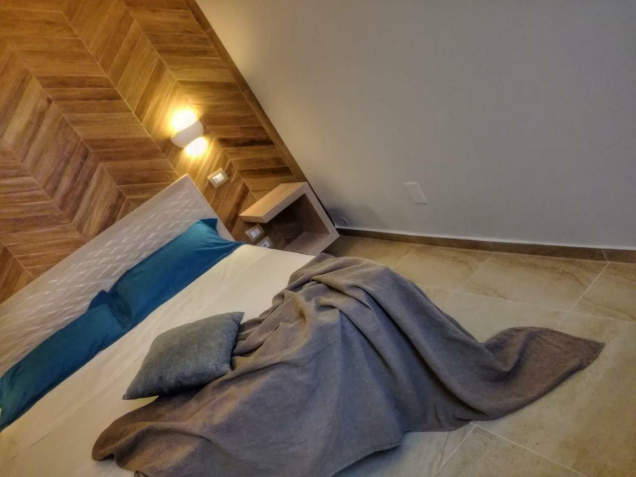 Palazzo San Lazzaro Bed & Breakfast Лече Екстериор снимка