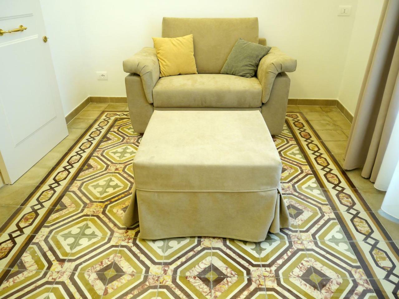 Palazzo San Lazzaro Bed & Breakfast Лече Екстериор снимка