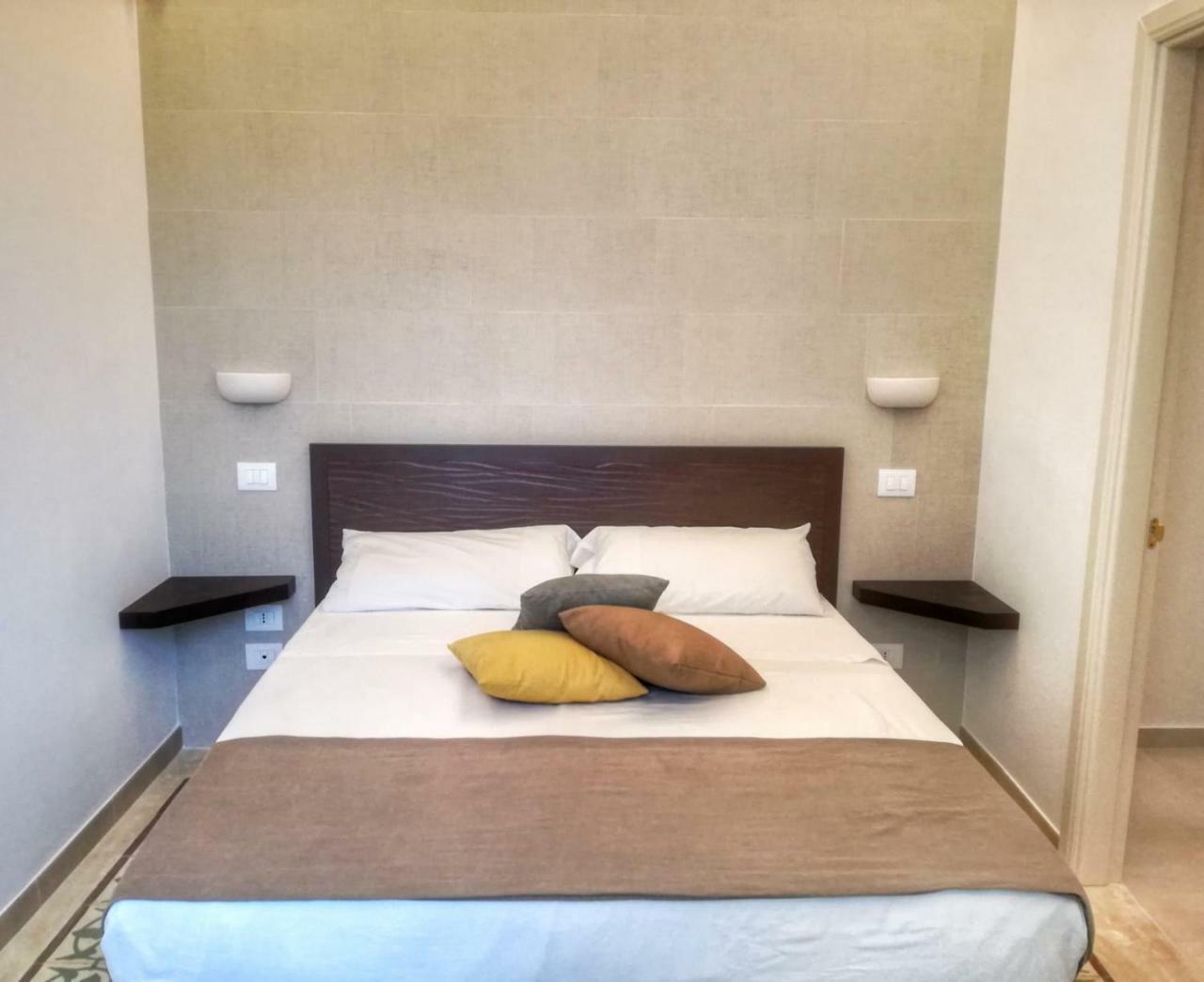 Palazzo San Lazzaro Bed & Breakfast Лече Екстериор снимка