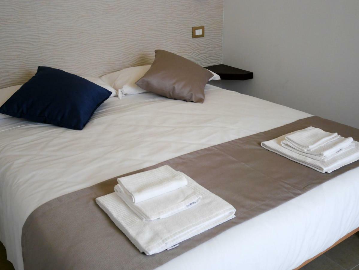 Palazzo San Lazzaro Bed & Breakfast Лече Екстериор снимка